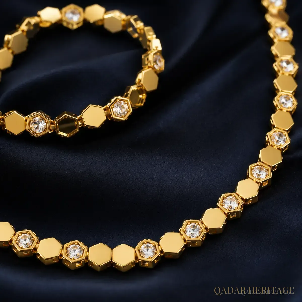 QADAR Royal Hexa Jewelry Set - Slide 3