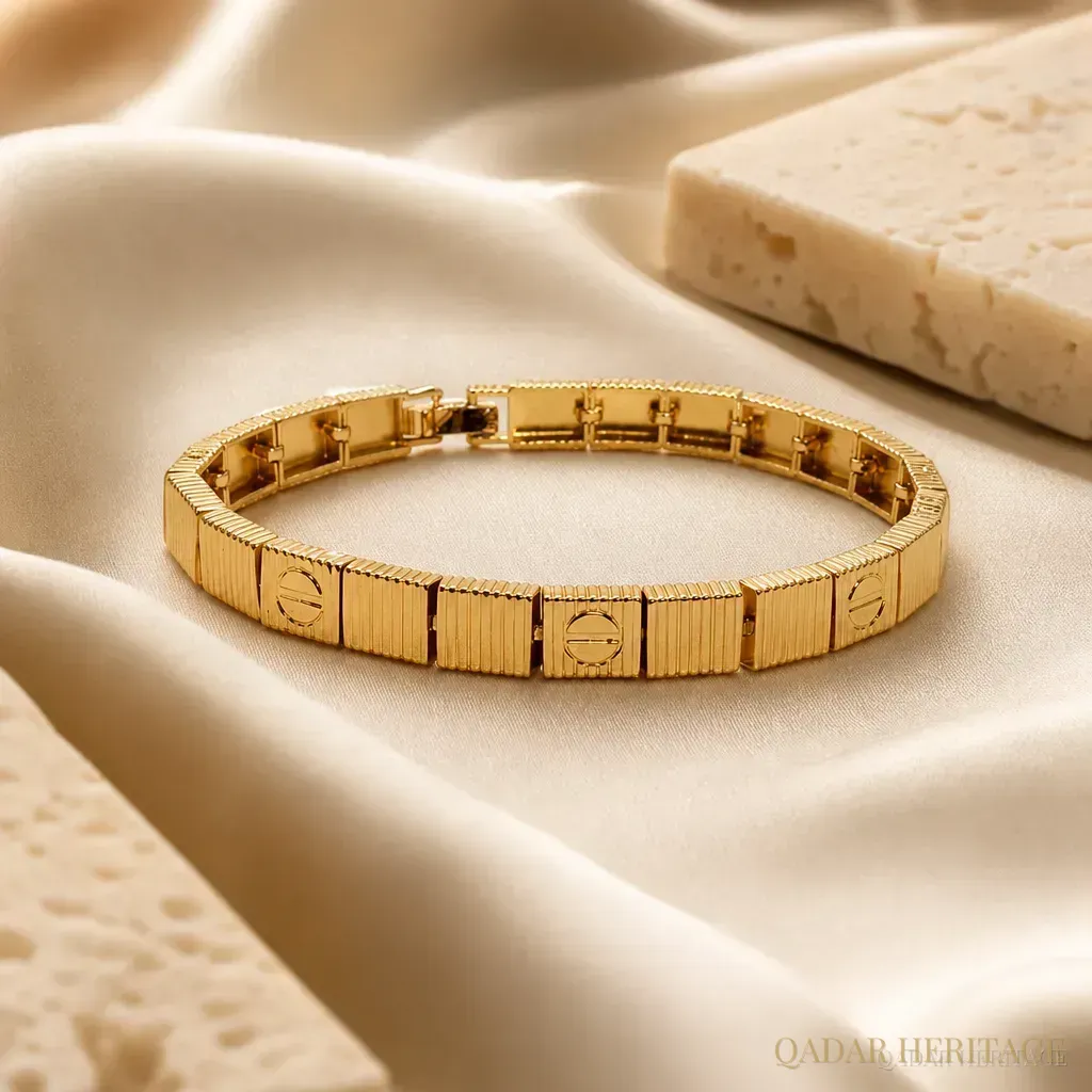 Luxury Gold Geometric Ribbed Bracelet - Slide 4