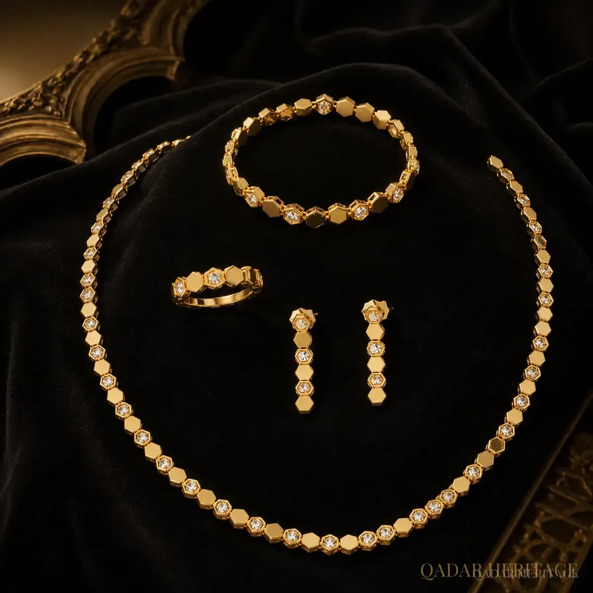 QADAR Royal Hexa Jewelry Set - Slide 7