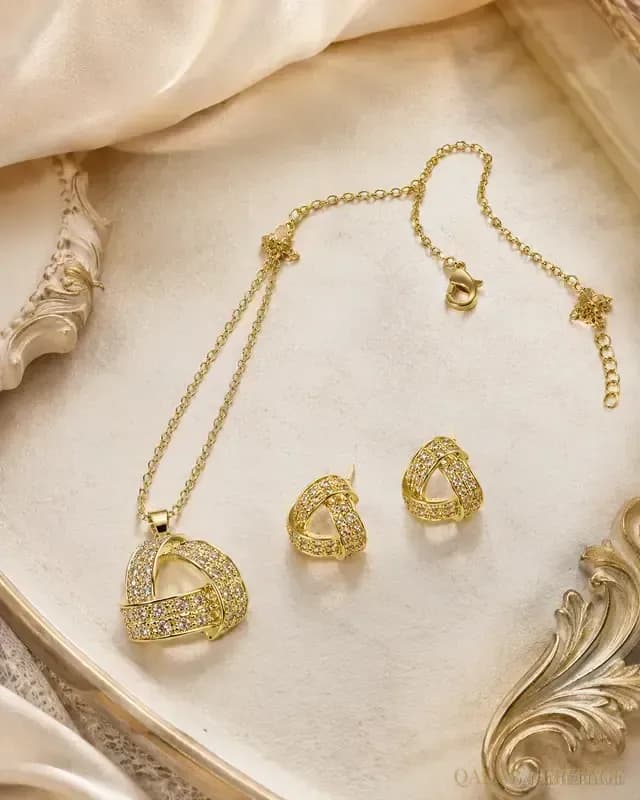 Golden Luxe Knot Jewelry Set - Slide 1