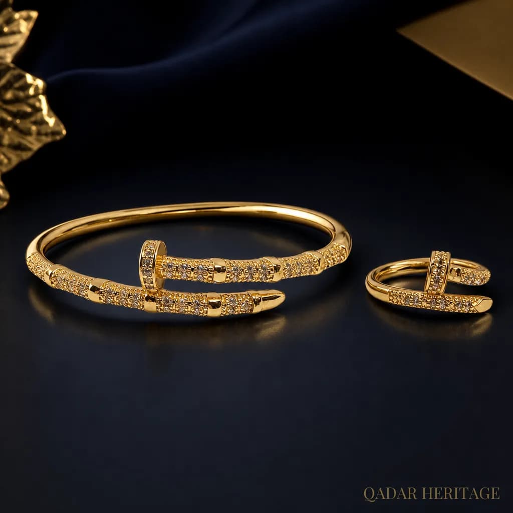Golden Nail Sparkle Set - Slide 1