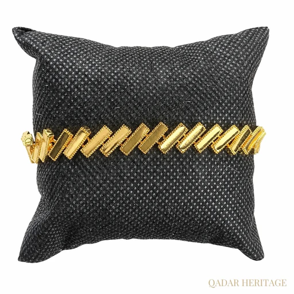 QADAR Ripple Golden Bracelet - Slide 2