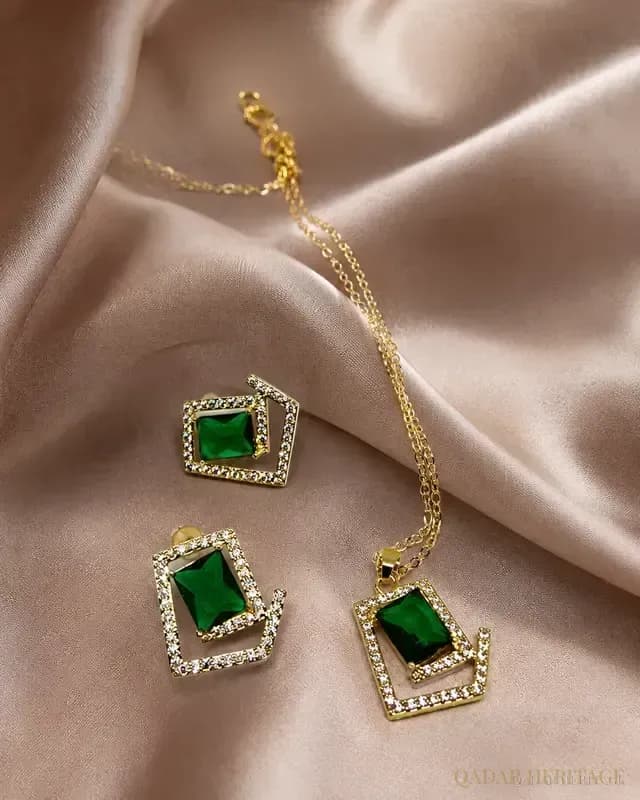 Al Maha Emerald Gold Jewelry Set