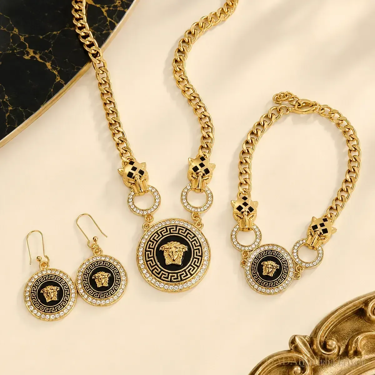 QADAR Royal Medallion Jewelry Set - Slide 4