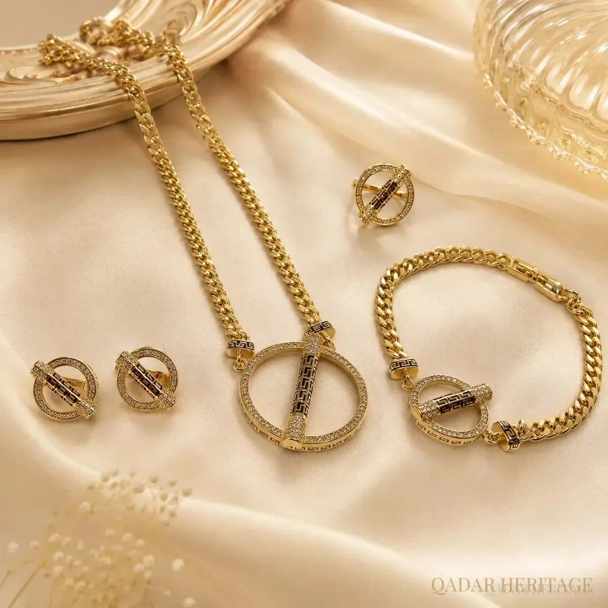 Golden Heritage Halo Jewelry Set - Slide 3
